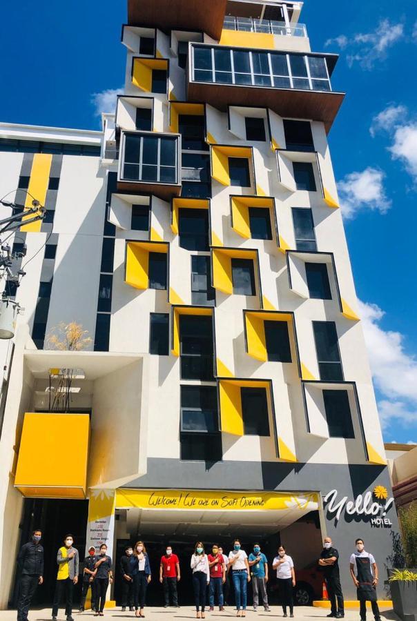 Yello Hotel Cebu Powered By Cocotel Buitenkant foto